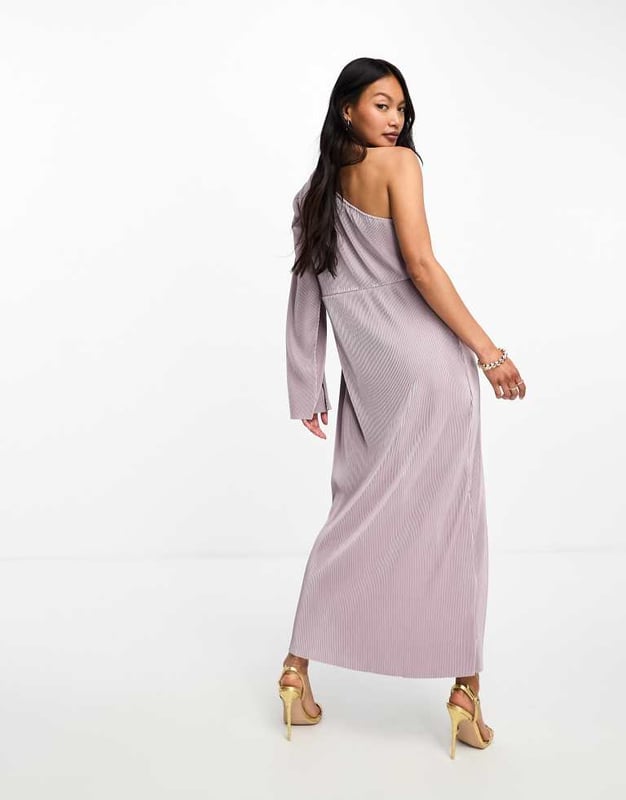 Dresses by Y.A.S Bride approved One-shoulder style Flared sleeve Relaxed fitSold By: Asos