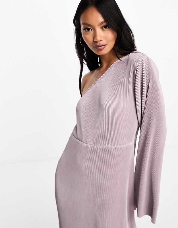 Dresses by Y.A.S Bride approved One-shoulder style Flared sleeve Relaxed fitSold By: Asos