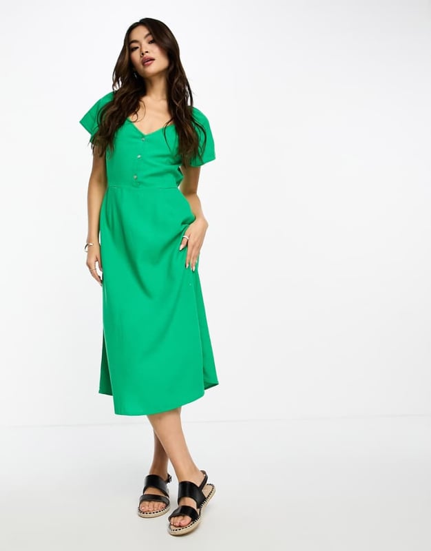 Dresses by Vero Moda Daytime chic V-neck Button-through front Flutter sleeves Regular fitSold By: Asos