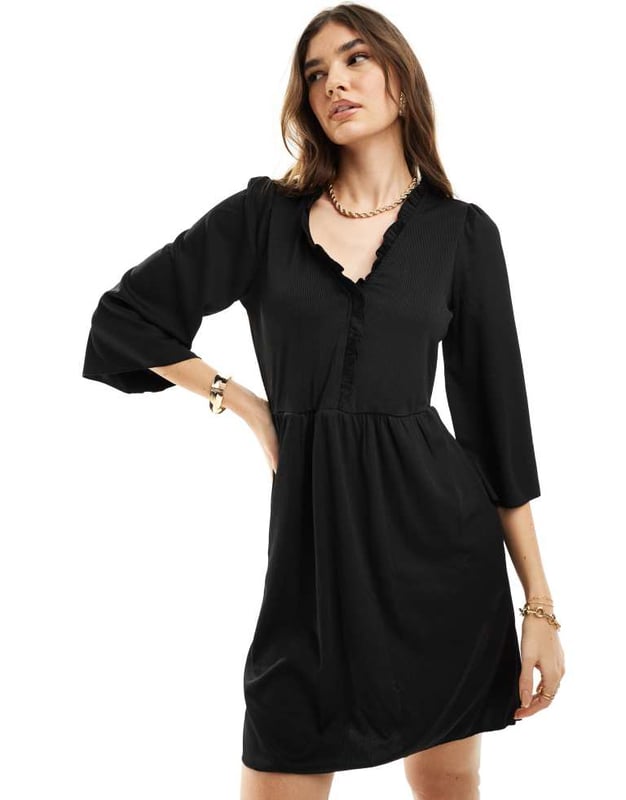 Dresses by Vila Dress the part Scoop neck Button placket Short sleeves Ruffle trim Regular fitSold By: Asos