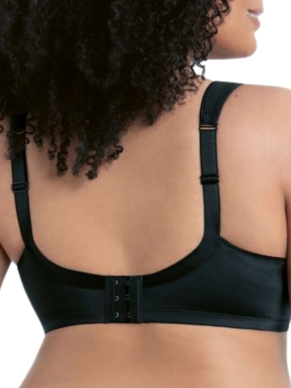Rosa Faia Twin Moulded Soft Bra. Non-wired soft cup bra with full coverage moulded cups, double layer cup construction and soft microfibre material. This product is recommended for hand wash only.