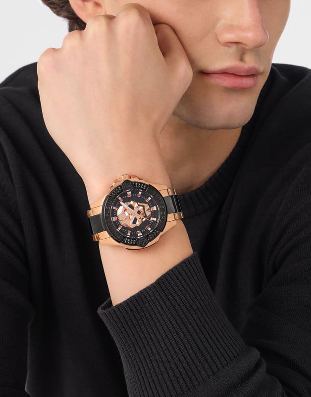 This Philipp Plein The $kull Analogue Watch for Men is the perfect timepiece to wear or to gift. It's Multicolour 44 mm Round case combined with the comfortable Multicolour Stainless steel watch band will ensure you enjoy this stunning timepiece without any compromise. Operated by a high quality Quartz movement and water resistant to 5 bars, your watch will keep ticking. The forever bestseller of the Maison, the $kull comes back onto the scene for SS25, smoking hot. This Analogue watch has a function: Luminous Hands High quality 21 cm length and 22 mm width Multicolour Stainless steel strap with a Deployment clasp Case diameter: 44 mm,case thickness: 14.4 mm, case colour: Multicolour and dial colour: Black