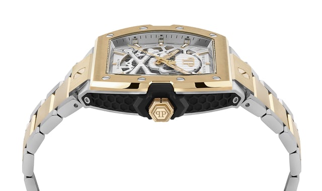 This Philipp Plein The $keleton2.0 Analogue Watch for Men is the perfect timepiece to wear or to gift. It's Multicolour 44 mm Tonneau case combined with the comfortable Multicolour Stainless steel watch band will ensure you enjoy this stunning timepiece without any compromise. Operated by a high quality Automatic movement and water resistant to 5 bars, your watch will keep ticking. Feel the inferno on your wrist. This Analogue watch has a function: Luminous Hands and Luminous Numbers High quality 21 cm length and 18.5 mm width Multicolour Stainless steel strap with a Deployment clasp Case diameter: 44 mm,case thickness: 12.8 mm, case colour: Multicolour and dial colour: Silver