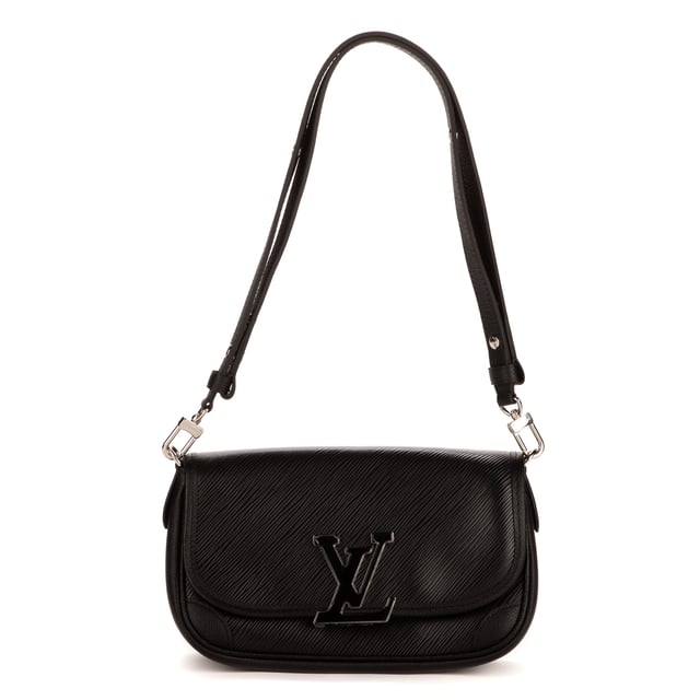 Louis Vuitton Tassen Buci  Schoudertas in de Zwart Kalfsleer in de Zilver  hardware. Het product is in In Perfecte Staat (AA).
  Afmetingen: 24x14x7 cm 
  Inclusief accessoires: Dustbag
      
  BrandCo Paris vindt zeldzame artikelen in de beste staat voor ongelooflijke prijzen. Het is de moeite waard om geduldig te zijn! Koop met vertrouwen: alle artikelen van BrandCo Paris worden zorgvuldig geselecteerd en geverifieerd door ons team van experts.

  Alle artikelen worden geleverd met een certificaat van echtheid en verpakt door BrandCo Paris.

  Classificatietabel voor de conditie van het artikel:

  N (als nieuw)
  AA (perfecte staat)
  A (uitstekende staat)
  AB (zeer goede staat)
  B (goede/redelijke staat)