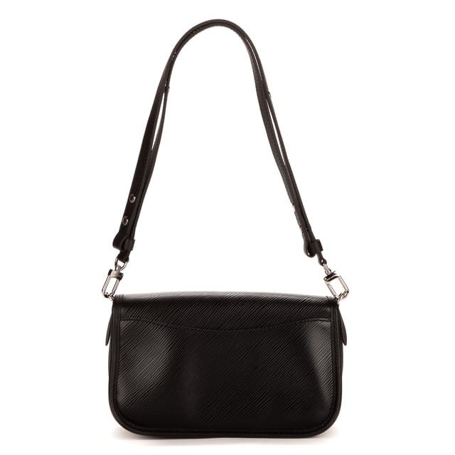 Louis Vuitton Tassen Buci  Schoudertas in de Zwart Kalfsleer in de Zilver  hardware. Het product is in In Perfecte Staat (AA).
  Afmetingen: 24x14x7 cm 
  Inclusief accessoires: Dustbag
      
  BrandCo Paris vindt zeldzame artikelen in de beste staat voor ongelooflijke prijzen. Het is de moeite waard om geduldig te zijn! Koop met vertrouwen: alle artikelen van BrandCo Paris worden zorgvuldig geselecteerd en geverifieerd door ons team van experts.

  Alle artikelen worden geleverd met een certificaat van echtheid en verpakt door BrandCo Paris.

  Classificatietabel voor de conditie van het artikel:

  N (als nieuw)
  AA (perfecte staat)
  A (uitstekende staat)
  AB (zeer goede staat)
  B (goede/redelijke staat)