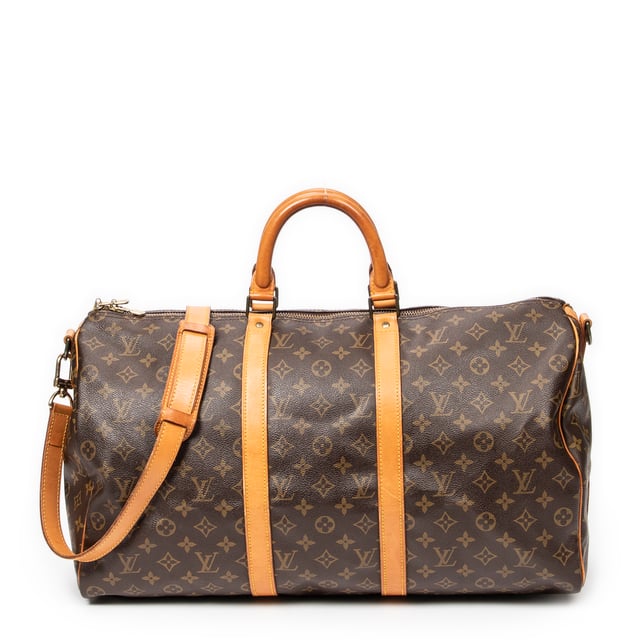 Louis Vuitton Taschen Keepall Bandouliere 50 Reisetasche und Braun Beschichtete Leinwand und Goldenes Messing hardware. Das Produkt ist auf In Zeer Goede Staat (AB).
  Abmessungen: 50x26x22 cm 
  Zubehör inklusive: Strap
  
  BrandCo Paris hat seltene Artikel und die besten Konditionen zu unglaublichen Preisen vorgestellt. ¡Vale la pena tener paciencia! Kaufen Sie mit Vertrauen: Alle Artikel von BrandCo Paris sind von unserem Expertenteam ausgewählt und authentisch.
  Alle Artikel enthalten ein Echtheitszertifikat und wurden von BrandCo Paris übernommen.
  Tabelle zur Klassifizierung des Artikelzustands
  N (wie neu)
  AA (perfekter Zustand)
  A (ausgezeichneter Zustand)
  AB (sehr guter Zustand)
  B (gut/mittelmäßig)