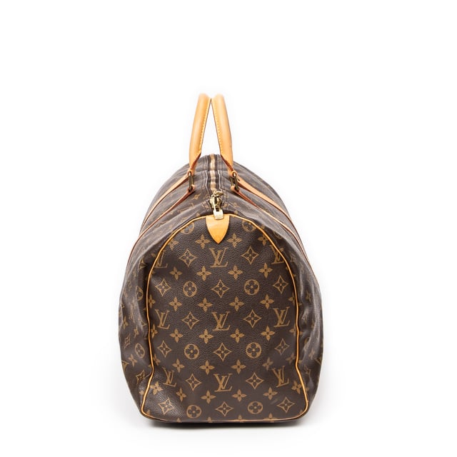 Louis Vuitton Bolsas Keepall 50 Bolsa de viaje en Marrón Lona recubierta y Latón dorado hardware. El producto está en en Excelentes Condiciones (A).
  Dimensiones: 50x26x22 cm 
  Accesorios incluidos: None
    
  BrandCo Paris encuentra artículos raros y en las mejores condiciones a precios increíbles. ¡Vale la pena tener paciencia! Compra con confianza: todos los artículos de BrandCo Paris son seleccionados y autenticados cuidadosamente por nuestro equipo de expertos.
  Todos los artículos vienen con un certificado de autenticidad y un embalaje entregado por BrandCo Paris.
  Tabla de clasificación de la condición del artículo
  N (como nuevo)
  AA (perfecto estado)
  A (excelente estado)
  AB (muy buen estado)
  B (bueno/regular)