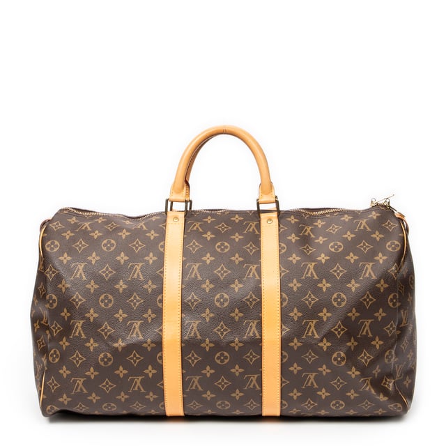 Louis Vuitton Bolsas Keepall 50 Bolsa de viaje en Marrón Lona recubierta y Latón dorado hardware. El producto está en en Excelentes Condiciones (A).
  Dimensiones: 50x26x22 cm 
  Accesorios incluidos: None
    
  BrandCo Paris encuentra artículos raros y en las mejores condiciones a precios increíbles. ¡Vale la pena tener paciencia! Compra con confianza: todos los artículos de BrandCo Paris son seleccionados y autenticados cuidadosamente por nuestro equipo de expertos.
  Todos los artículos vienen con un certificado de autenticidad y un embalaje entregado por BrandCo Paris.
  Tabla de clasificación de la condición del artículo
  N (como nuevo)
  AA (perfecto estado)
  A (excelente estado)
  AB (muy buen estado)
  B (bueno/regular)