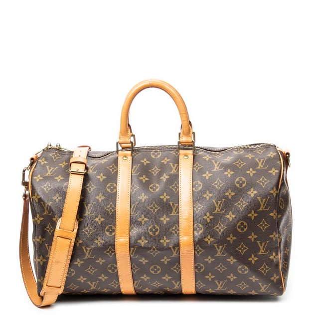 Louis Vuitton Bags Keepall Bandouliere 45 Travel Bag in Brown Monogram Canvas and Golden Brass hardware. The product is in Excellent Condition (A).
  Dimensions: 45x24x20 cm 
  Accessories Included: Strap
  
  BrandCo Paris finds rare and top condition items at great deals, they are worth your patience!
  Shop with confidence - All BrandCo Paris items are carefully selected and authenticated by our team of experts.
  All the items come with an authenticity certificate and packaging delivered by BrandCo Paris.
  Item Condition Grading Table
    N  (Like New)
    AA (Perfect Condition)
    A  (Excellent Condition)
    AB (Very Good Condition)
    B  (Good/Fair)