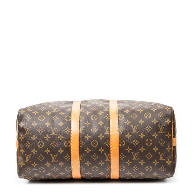 Louis Vuitton Bags Keepall Bandouliere 45 Travel Bag in Brown Monogram Canvas and Golden Brass hardware. The product is in Excellent Condition (A).
  Dimensions: 45x24x20 cm 
  Accessories Included: Strap
  
  BrandCo Paris finds rare and top condition items at great deals, they are worth your patience!
  Shop with confidence - All BrandCo Paris items are carefully selected and authenticated by our team of experts.
  All the items come with an authenticity certificate and packaging delivered by BrandCo Paris.
  Item Condition Grading Table
    N  (Like New)
    AA (Perfect Condition)
    A  (Excellent Condition)
    AB (Very Good Condition)
    B  (Good/Fair)
