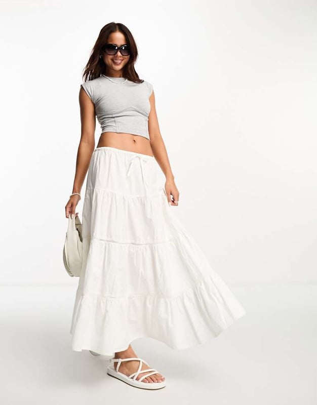 Tops by Miss Selfridge Your new go-to Crew neck Cap sleeves Seam details Regular fitSold By: Asos