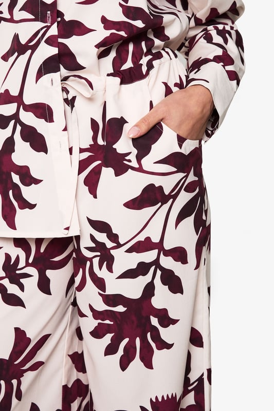 Trousers are a more sophisticated alternative to skinniesTrousers take on a realxed silhouette for the new season, with sports tailoring setting the trends and the wide leg one to watch. Pick printed palazzo pants for a dramatic day time look and tone down with a basic tee, or go for androgynous appeal in tapered man pants and wear with worn-in trainers for a trend-led twist.