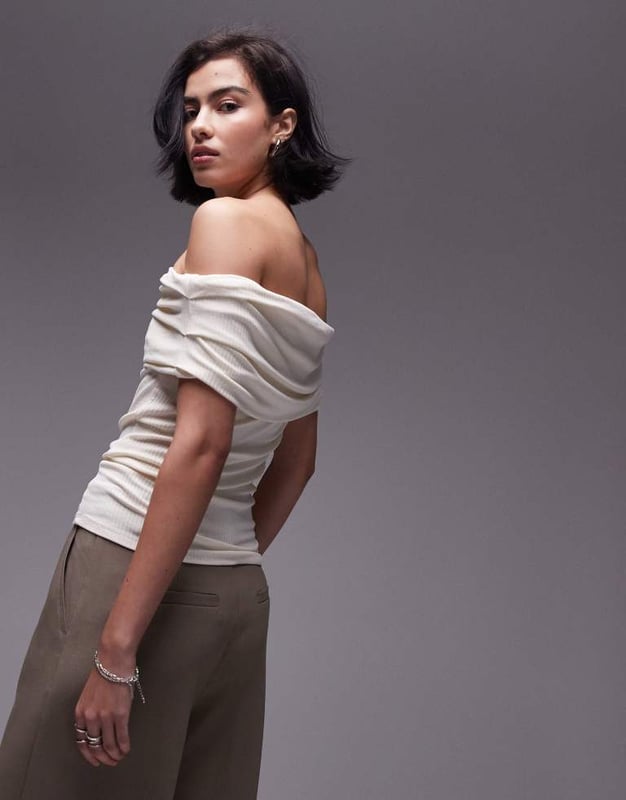 Tops by Topshop This is Topshop Bardot neck Regular fitSold By: Asos