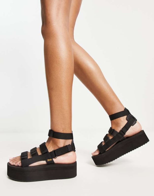 Teva flatform mevia gladiator chunky sandals in black