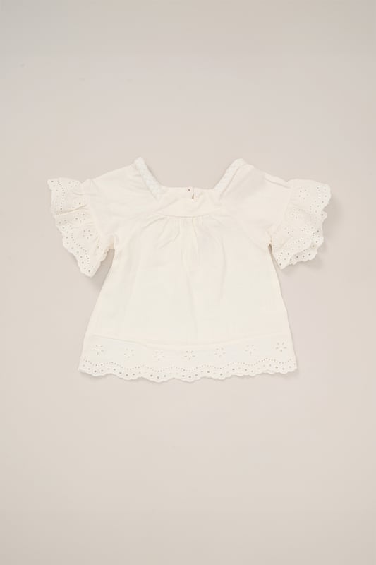 This co-ord set by Miss is a stylish blend of comfort and style. The top features floaty sleeves, while the wide-leg trousers bring effortless elegance. Both pieces are adorned with broderie and crochet panel detailing, making it a perfect choice for sunny days and special outings.