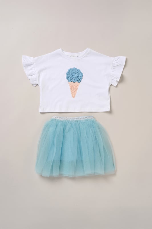 This cute set by Miss features a printed T-shirt with playful ruffle sleeves and a matching floaty skirt. Designed for twirling, exploring, and everything in between, it’s the perfect outfit for carefree days and fun-filled adventures.