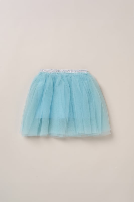 This cute set by Miss features a printed T-shirt with playful ruffle sleeves and a matching floaty skirt. Designed for twirling, exploring, and everything in between, it’s the perfect outfit for carefree days and fun-filled adventures.