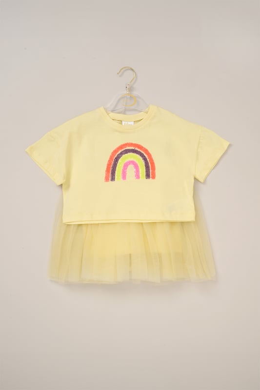 This cute set by Miss features a cropped printed T-shirt and a matching floaty skirt. Designed for twirling, exploring, and everything in between, it’s the perfect outfit for carefree days and fun-filled adventures.