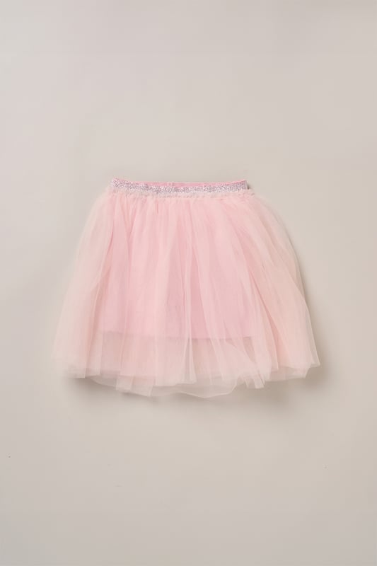 This cute set by Miss features a printed T-shirt with playful ruffle sleeves and a matching floaty skirt. Designed for twirling, exploring, and everything in between, it’s the perfect outfit for carefree days and fun-filled adventures.