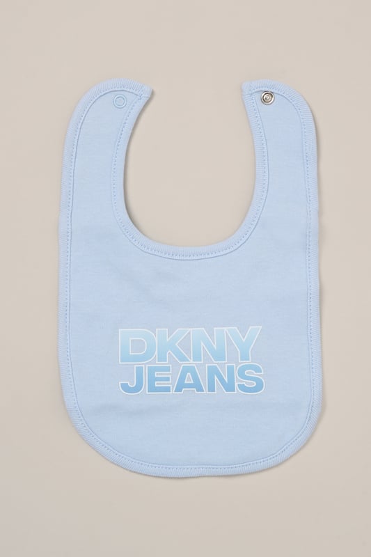 The perfect gift or everyday essential, this 5-piece set from DKNY includes a cosy all-in-one, soft bodysuit, matching hat, mittens and bib. The cotton rich blend is gentle on delicate skin and ideal for layering during cooler months. A complete outfit for your little one.