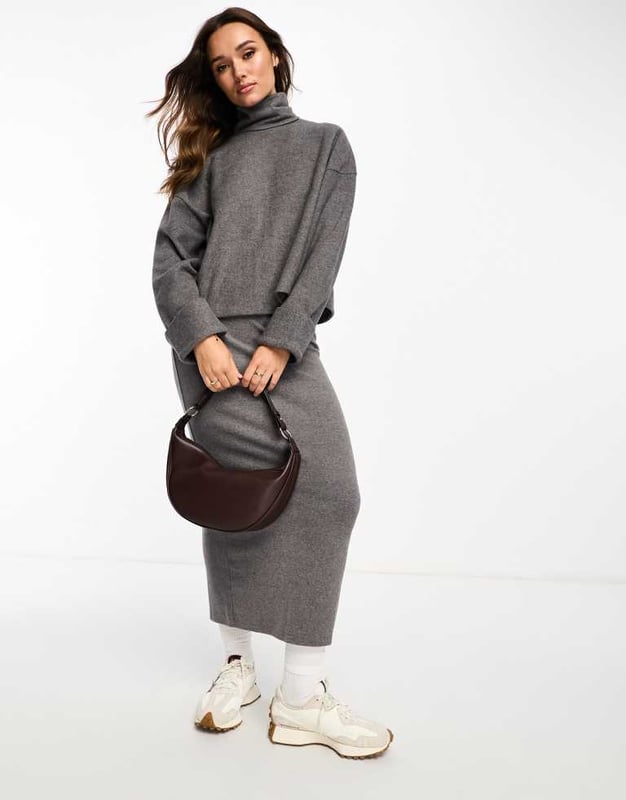 Jumpers & Cardigans by ASOS DESIGN Knitwear until further notice Roll-neck Drop shoulders Relaxed fitSold By: Asos