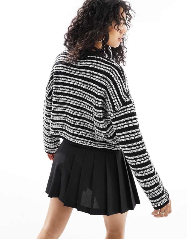 Jumpers & Cardigans by ASOS DESIGN Knitwear until further notice Stripe design Crew neck Long sleeves Cropped length Relaxed fitSold By: Asos