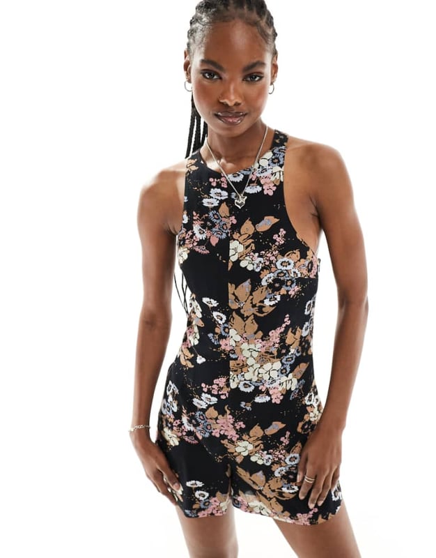 Jumpsuits & Playsuits by Reclaimed Vintage  All-over print Crew neck Cut-out back Regular fitSold By: Asos