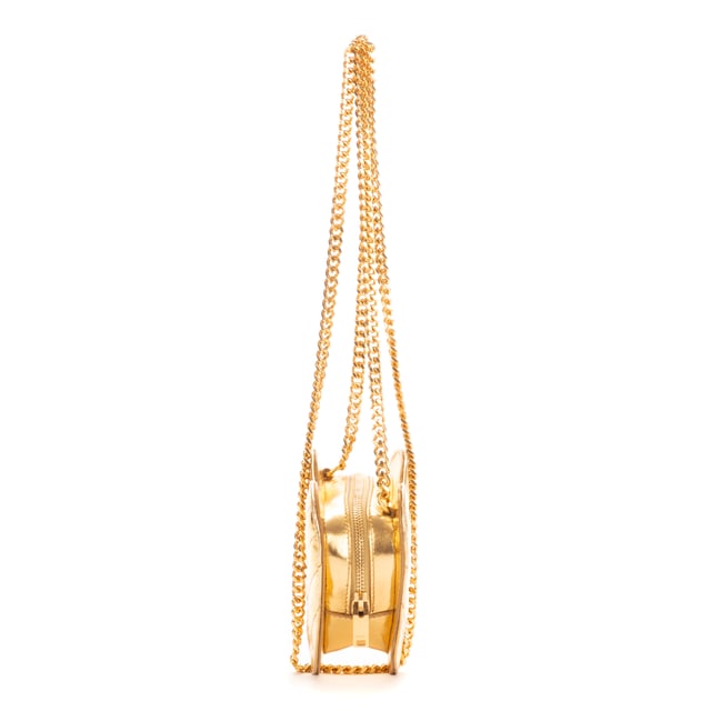 Yves Saint Laurent Bolsas Heart Mini  Bolso bandolera en Oro Piel de becerro y Oro hardware. El producto está en en Perfectas Condiciones (AA).
  Dimensiones: 24x17x7 cm 
  Accesorios incluidos: Dustbag; Box
    
  BrandCo Paris encuentra artículos raros y en las mejores condiciones a precios increíbles. ¡Vale la pena tener paciencia! Compra con confianza: todos los artículos de BrandCo Paris son seleccionados y autenticados cuidadosamente por nuestro equipo de expertos.
  Todos los artículos vienen con un certificado de autenticidad y un embalaje entregado por BrandCo Paris.
  Tabla de clasificación de la condición del artículo
  N (como nuevo)
  AA (perfecto estado)
  A (excelente estado)
  AB (muy buen estado)
  B (bueno/regular)