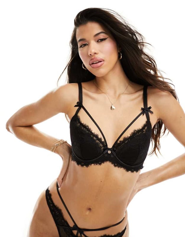 Lingerie & Nightwear by Boux Avenue Strap and bow details Underwire support Adjustable straps Hook-and-eye fasteningSold By: Asos
