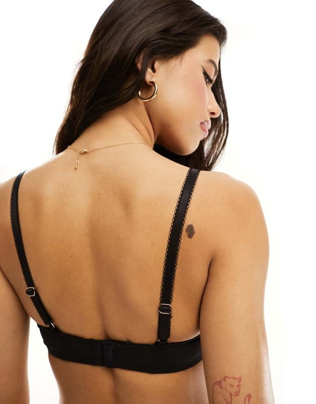 Lingerie & Nightwear by Boux Avenue Strap and bow details Underwire support Adjustable straps Hook-and-eye fasteningSold By: Asos