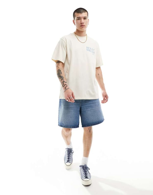 T-Shirts & Vests by ONLY & SONS When in doubt: wear a graphic tee Crew neck Short sleeves Print to chest and back Oversized fitSold By: Asos