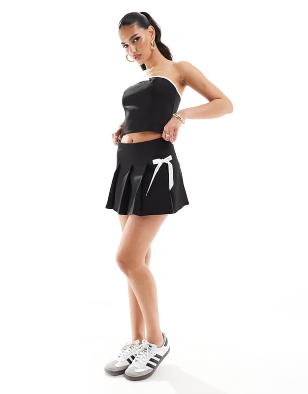 Tops by Kaiia Part of a co-ord set Skirt sold separately Bandeau style Bow detail Zip-back fastening Regular fitSold By: Asos