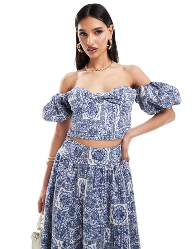 Tops by Abercrombie & Fitch Part of a co-ord set Skirt sold separately Bardot neck Puff sleeves Shirred, stretch panel to back Regular fitSold By: Asos