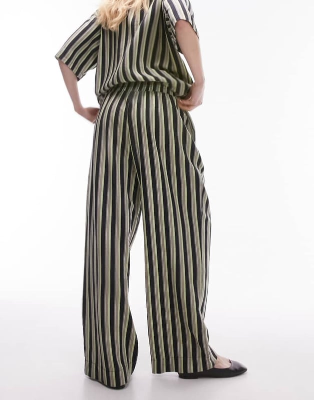 Trousers & Leggings by Topshop Welcome to the next phase of Topshop Shirt sold separately High rise Elasticated waistband Straight fitSold By: Asos