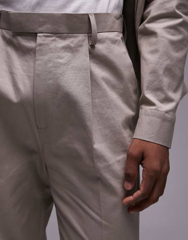 Trousers & Chinos by Topman Welcome to the next phase of Topman Regular rise Belt loops Functional pockets Straight fitSold By: Asos