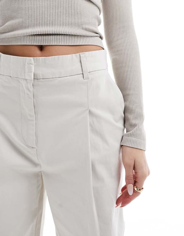 Trousers & Leggings by ONLY Make your jeans jealous High rise Belt loops Functional pockets Wide legSold By: Asos