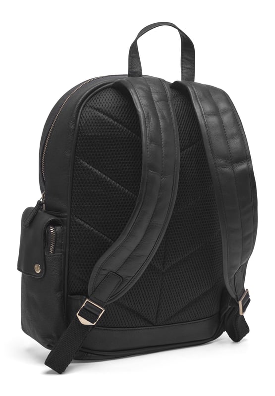 Real leather rucksack from Bolongaro Trevor, with exterior pocketing and spacious interior. Complete with top handle and adjustable straps, this bag is suitable for any occasion.
Dimensions 11cm x 36cm x 39cm.