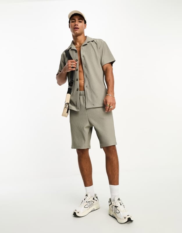 Shirts by Selected Homme Part of a co-ord set Shorts sold separately Revere collar Button placket Short sleeves Regular fitSold By: Asos