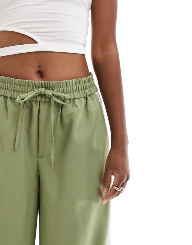 Trousers & Leggings by ONLY For days when denim won't do High rise Contrast panel detail Side pockets Wide legSold By: Asos