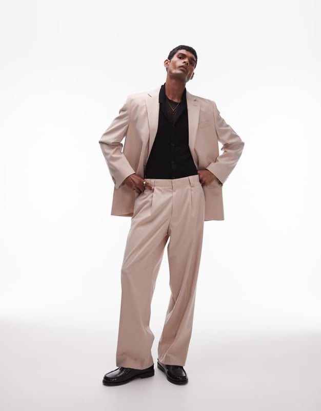 Trousers & Chinos by Topman This is Topman Regular rise Belt loops Functional pockets Relaxed fitSold By: Asos