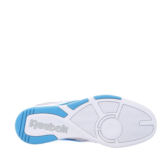 Womens Reebok BB 4000 II Trainers in silver.- Leather upper.- Lace up fastening.- Reebok branding.- Breathable technology.- Textile lining.- Rubber sole.- Ref: 100213086