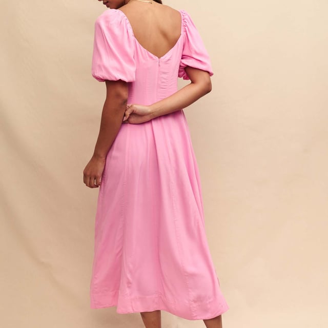 Women's Nobodys Child Peony Midaxi Dress. Show up in style. This summer-infused dress comes in a pale pink. We’re obsessed with this trending shade right now inspired by peony flowers. Finish yours with gold jewellery for that event you’ve got coming up.- Sweetheart neck.- Short puff sleeves.- Concealed zip fastening.- A-line skirt that skims the body.- Lightly lined so the fabric falls beautifully. Material: 65% Ecovero™ Viscose, 35% Viscose. Ref: D241431PNK.