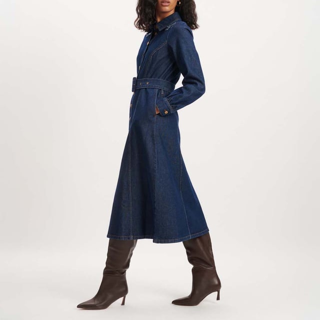 Women's Nobodys Child Pase Floral Embroidered Midi Dress. The dress that does it all. This embroidered denim shirt dress will add a touch of western charm to your wardrobe. We love its button front, long sleeves and flattering belt. Turn around to show off the back embroidery. We’re wearing ours with boots.- Collar Long sleeves.- Belted.- Fit and flare cut.- Bronze-tone NC buttons.- Size tip: we recommend your usual size. Material: 100% Organic Cotton. Ref: D242593BLU.