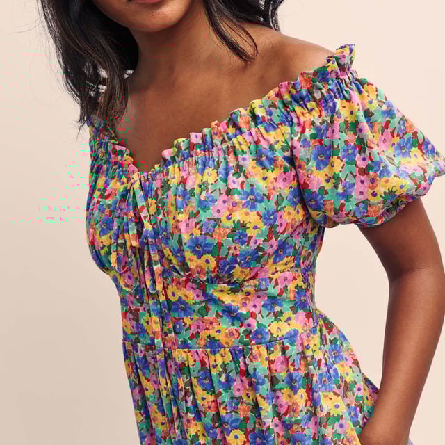 Women's Nobodys Child Genevieve Floral Midi Dress. Off-the-shoulder and into your basket. Made entirely from responsible viscose, Genevieve’s a vibrant floral print dress that’s all about detail. The puff sleeves pull down and can be worn as a Bardot. Subtle ruffles are accompanied by a corset-inspired waistline with string ties. Elevate yours with gold jewellery.- Off-the-shoulder style.- Short puff sleeves.- String ties.- Concealed zip fastening.- Shirred back for comfort.- Bodice lined.- A-line skirt that skims the body. Material: 100% Ecovero™ Viscose. Ref: D240965MLT.