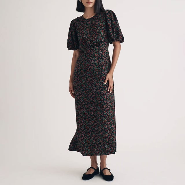 Women's Nobodys Child Tallulah Midi Dress. A new take on Tallulah. Decorated in a red cherry print, we think she’s just what your wardrobe’s always wanted. Style yours with so-now Mary Jane shoes.- Round neck.- Mid-length puff sleeves.- Curved waist seam.- Concealed zip fastening.- Relaxed skirt that skims the body. Material: 100% Ecovero™ Viscose. Ref: D242037MLT.