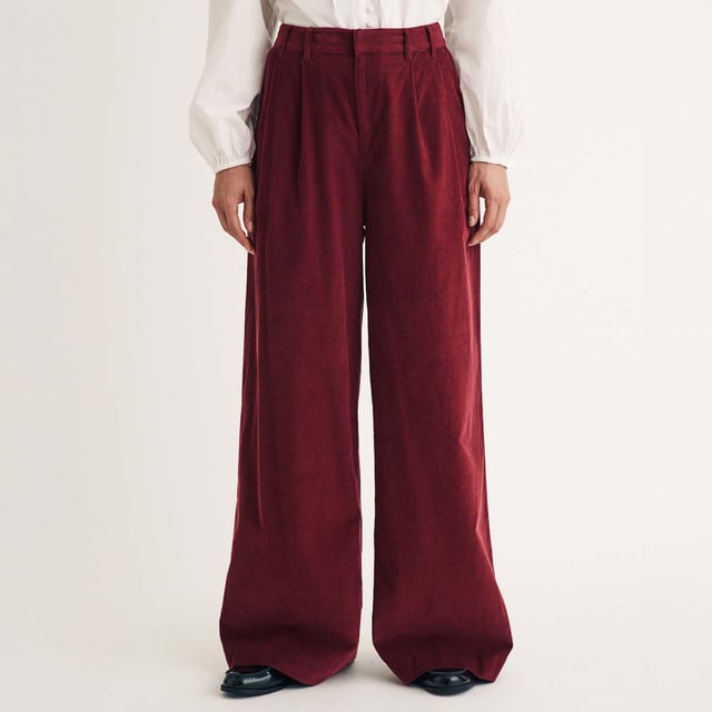 Women's Nobodys Child Ava Cord Pleated Wide Leg Trousers. The definition of relaxed tailoring. These rich red trousers sit high on the waist with a double pleat front and a stylish wide leg. Wear with your best white blouse and black boot combo.- Pockets.- Belt loops.- Zip fastening with button.- High waisted.- Wide leg cut that skims the body.- Size tip: we recommend your usual size. Material: 100% Organic Cotton. Ref: B242733RED.