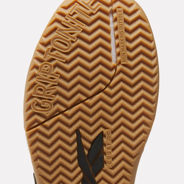 Verhoog je training met de Reebok Nano Court 'White Gum' voor vrouwen. Ontworpen voor veelzijdigheid, hebben deze schoenen een slank wit bovenwerk gecombineerd met een stijlvolle gumrubberen zool, wat zowel elegantie als prestaties biedt. Gemaakt met geavanceerde demping en ondersteuning, zorgen ze voor maximaal comfort tijdens intensieve sessies. Ademende materialen houden je voeten koel, terwijl de duurzame constructie bestand is tegen rigoureuze trainingen. Perfect voor de sportschool of het veld, omarm de ultieme mix van stijl en functionaliteit met de Reebok Nano Court. Ref: 100201564