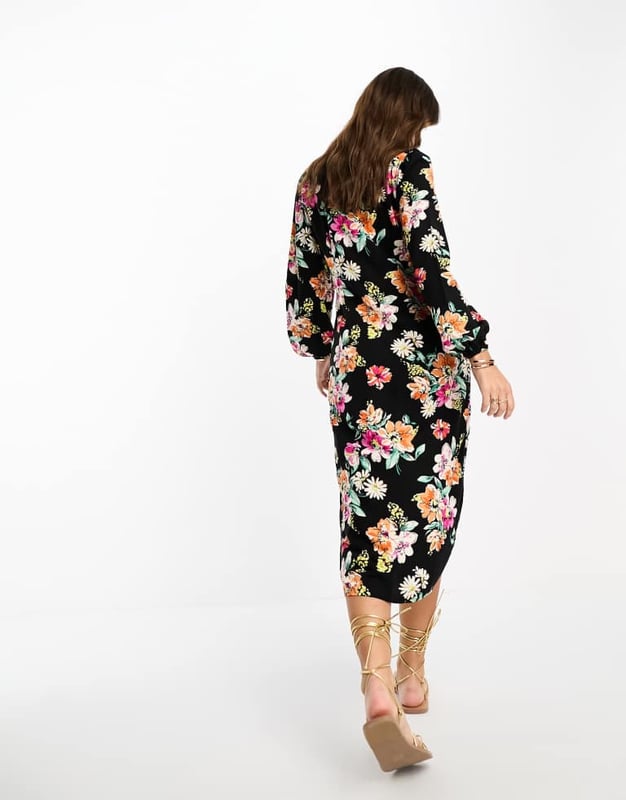 Dresses by Vila Do get caught wearing it twice Floral design V-neck Side split Regular fitSold By: Asos