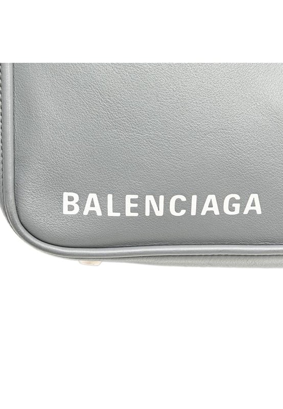 The Triangle Duffle bag features a leather body flat leather handles a detachable flat leather strap a top zip closure and an interior zip pocket.Brand: BalenciagaCondition: Pre-lovedType: SatchelRating: B+Main Material: LeatherDimensions (LxWxD): 15x35x8Strap Drop: 61Handle Drop: 9.5Comments: Exterior Back Worn. Exterior Bottom Out Of Shape Worn. Exterior Front Worn. Interior Pocket stained with Other. Interior Lining Scratched. Practical Attachment Scratched. Exterior Side Out Of Shape Worn. Exterior Top Out Of Shape Worn. Exterior Top stained with Other. Zipper Scratched.