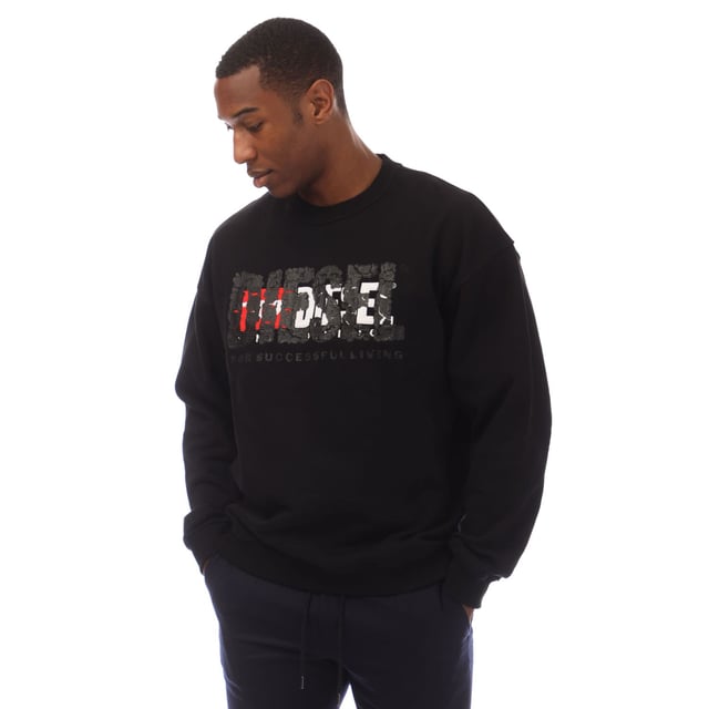Mens Diesel S-Nable-M Sweatshirt in black.- Ribbed crewneck.- Ribbed cuffs and hem.- Large logo across chest.- Regular fit.- 100% Cotton.- Ref: A117780IAJH9XX